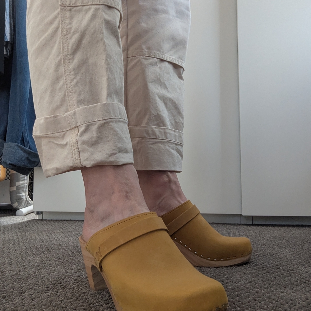 Sandrens Yellow leather Clogs EUC size 9 39 - Picture 6 of 11